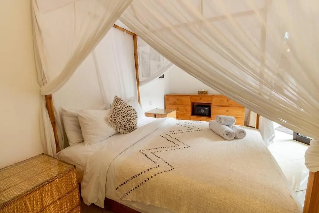 Boho-Chic Canggu Villa Near Cafe Del Mar, 5-Minute Walk To Beach