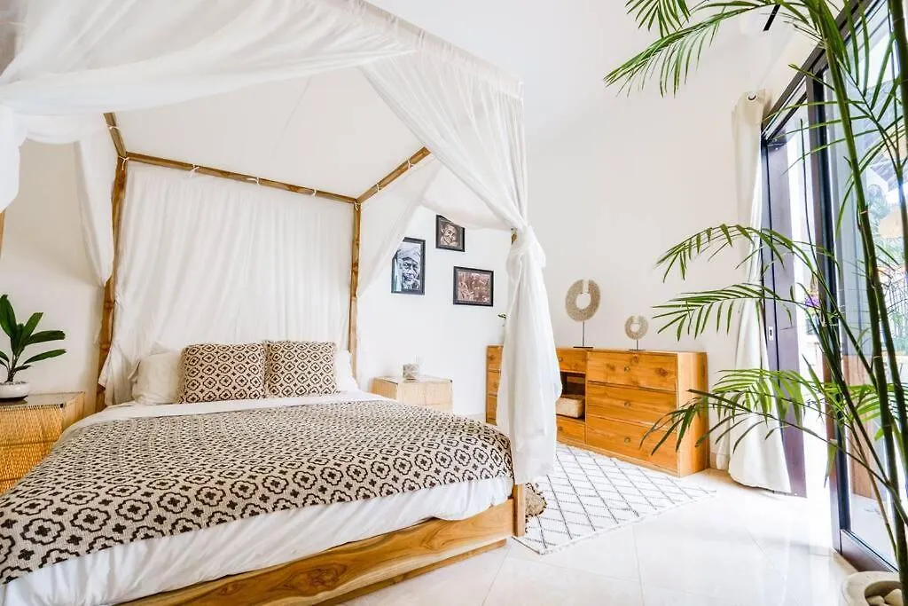 Boho-Chic Canggu Villa Near Cafe Del Mar, 5-Minute Walk To Beach