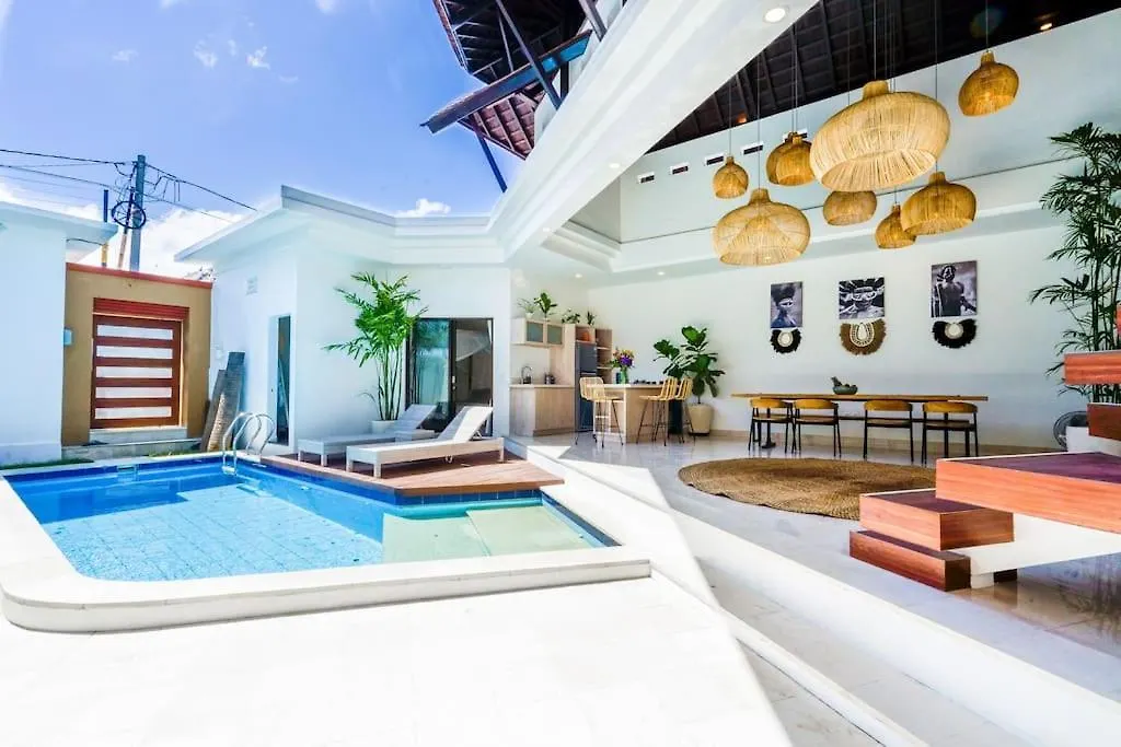 Boho-Chic Canggu Villa Near Cafe Del Mar, 5-Minute Walk To Beach